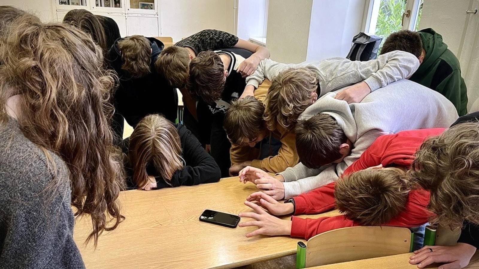 Den bez mobilů. Den první