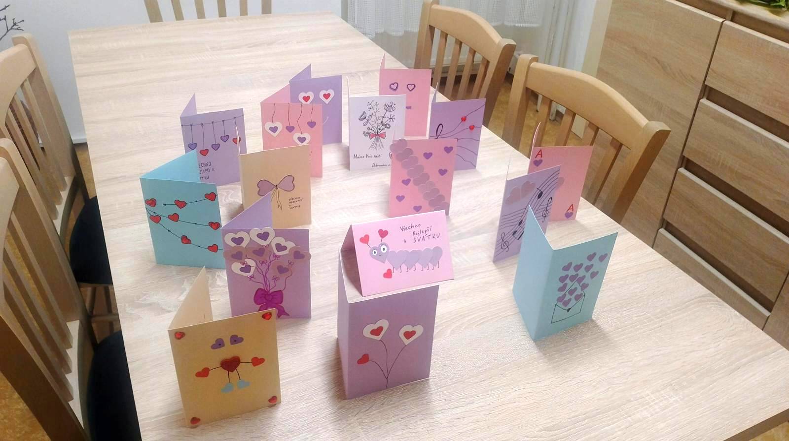 Dárky k Mezinárodnímu dni seniorů